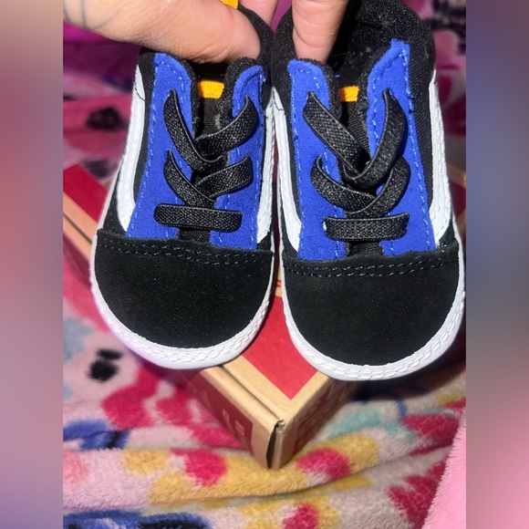 Vans size 3c baby only used once for like 20 mins there like brand new - Picture 3 of 5